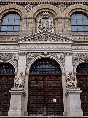 Edificio de las Antiguas Facultades de Medicina y Ciencias de la Universidad de Zaragoza - PC251497.jpg