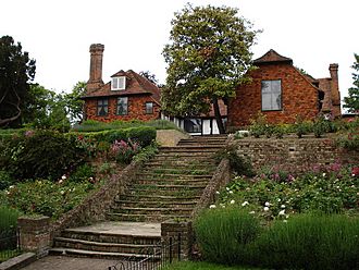 Southchurch Hall - geograph.org.uk - 456302.jpg