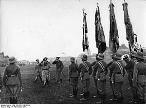 Bundesarchiv Bild 183-2007-0928-502, Berlin, Vereidigung von Rekruten