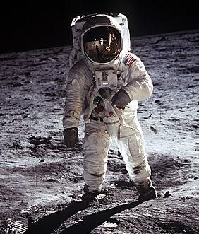 Apollo Moonwalk2