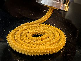 Extruding a chakli