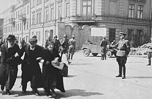 Krakow-Ghetto-checkpoint