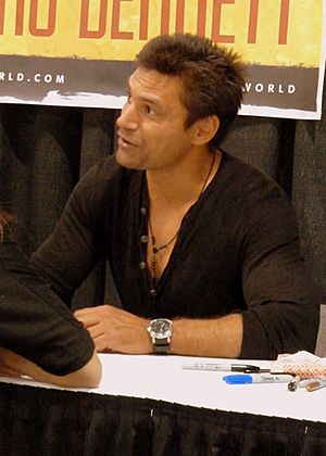 Manu Bennett