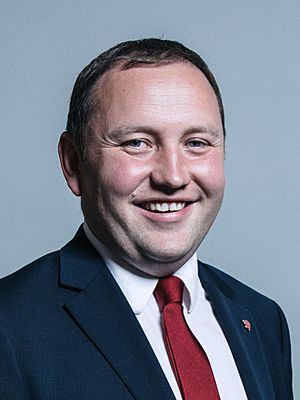 Official portrait of Ian Murray crop 2.jpg