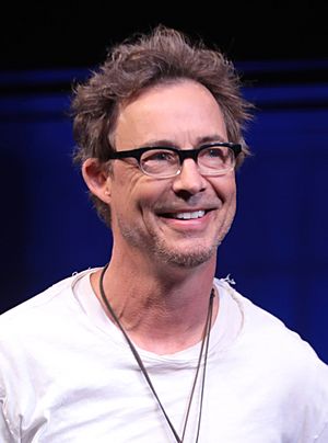 Tom Cavanagh by Gage Skidmore.jpg