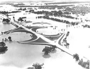 Topekaks1951flood