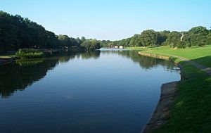 Corby Boating Lake - geograph.org.uk - 72866