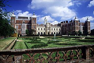 Hatfield House.jpg