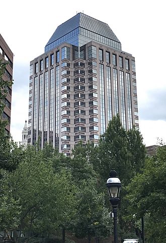 Monarch Place as seen from Steiger Park during day, Springfield, Massachusetts.jpg