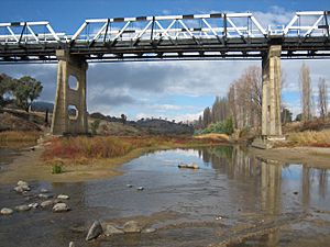 Murrumbidgee river tharwa bridge