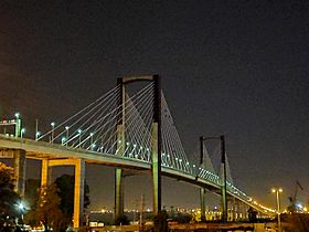 Puente del Centenario (Sevilla).jpg