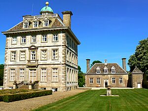 Ashdown House and its south lodge, Lambourn - geograph.org.uk - 1874182