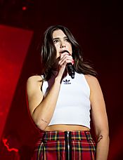 Dua Lipa 02 08 2018 -15 (25884030647)