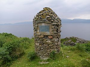 Monument on Rubha Beag overlooking Loch Fyne. - geograph.org.uk - 1373666.jpg