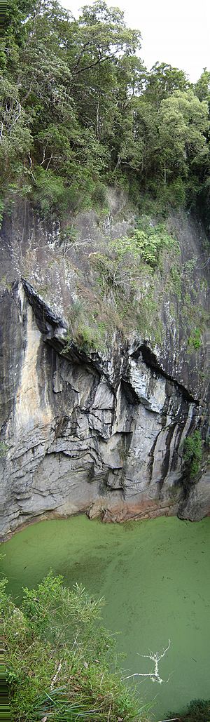 Mt Hypipamee crater