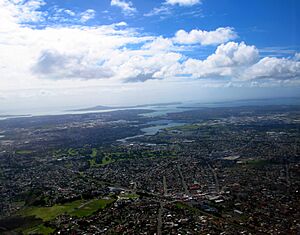 Rangitoto and Auckland 31-03-2012 14-03-10