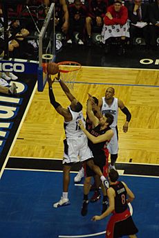 Raptors v magic 2009 bargnani