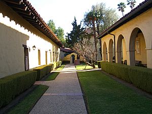 San Fernando Mission 010a