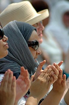 Arabic arts festival applause