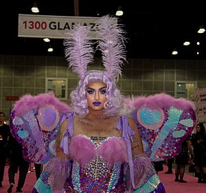 Dragcon2-SAT-150 (47937175387).jpg