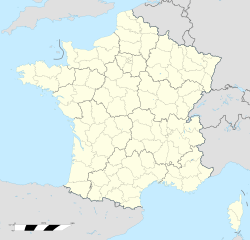 Folies Bergère is located in France