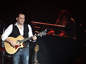 Ismael Serrano en el Teatro Gran Rex en agosto de 2012.JPG