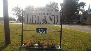 LelandMSWelcomeSign.jpg