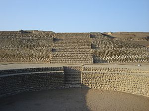 Bandurria Templo Tardío plaza circular