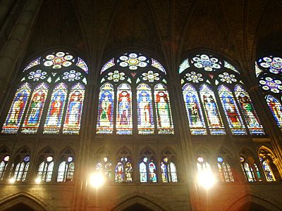 Basilica di saint Denis vetrata 01