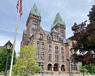 Central Wing, Old Buffalo State Hospital, Richardson Olmsted Complex, Elmwood Village, Buffalo, NY - 52596088993.jpg