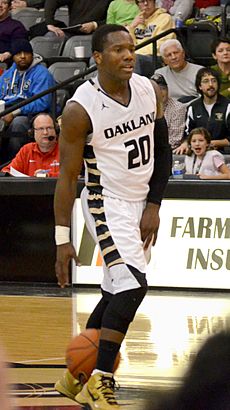 Felder dribbling (cropped)