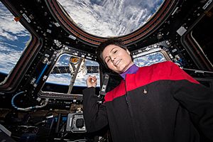 ISS-43 Samantha Cristoforetti in the Cupola indicates SpaceX CRS-6