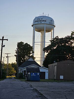 Jonesboro water tower.jpg