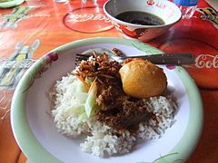 Nasi campur rawon