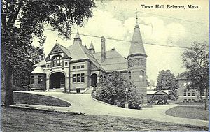 PostcardBelmontMATownHall1913