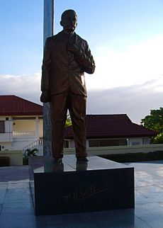 Statue-marcelo-h-del-pilar