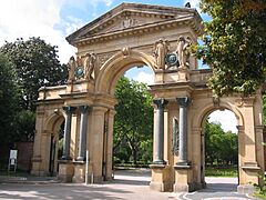 Freiburg Eingangstor Hauptfriedhof