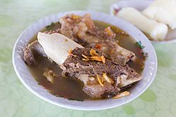 Kaledo soup, Central Sulawesi, 2018-09-16.jpg