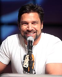 Manu Bennett by Gage Skidmore