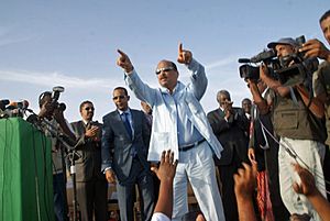 Ould Abdel Aziz sengage à se montrer fort face aux terroristes (6987739967)