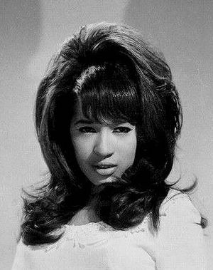 Ronnie Spector 1966.jpg