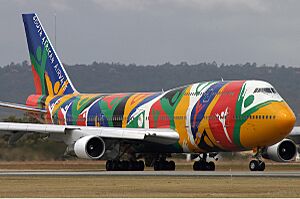 South African Airways B747-300 (ZS-SAJ) at Perth Airport (2)