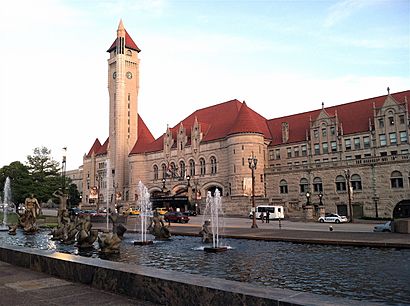 St. Louis Union Station (17577826564).jpg