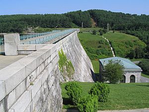 Wachusett-dam.jpg