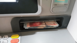 Atm drawing money (2)