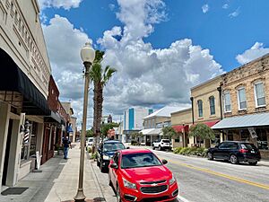 Downtown Call Street