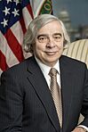 Ernest Moniz official portrait.jpg