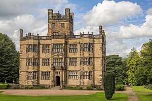 Gawthorpe Hall 2016 034.jpg