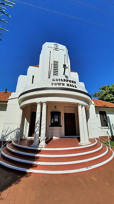 Guildford Town hall gn.jpg