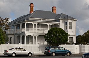 Jervois Road,Herne Bay (14143345805).jpg